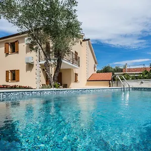  Apartment Diamant With Pool & Whirlpool Kroatien